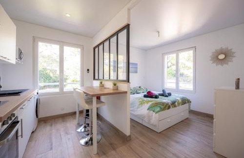 La Faviere Apartment | Bord de mer, charmant studio entièrement équipé