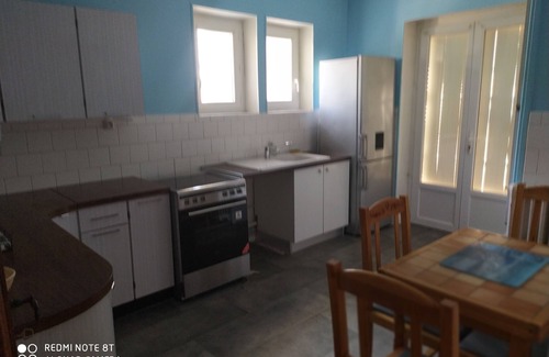 Saint-Ambroix Cabin | Bordering Ardèche, detached house for 6 people, 300 metres from village center