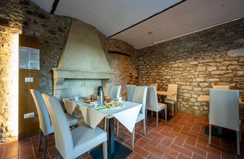 Pieve Di Trebbio House | Borgo dei Sassi di Roccamalatina - Room and Breakfast
