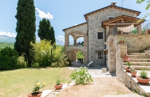 Abbateggio Apartment | Borgo Majella by Rentbeat