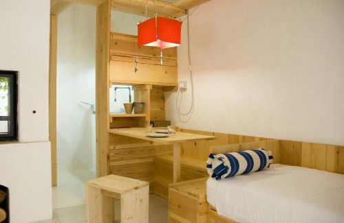 Strongoli House | BORGO PETELIA, Casa Fazio, Antica piccola casa con loggia e scala esterna