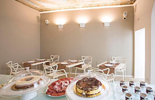 Ferrara Historic Centre Bed & Breakfast | Borgoleoni 18 - Room and Breakfast
