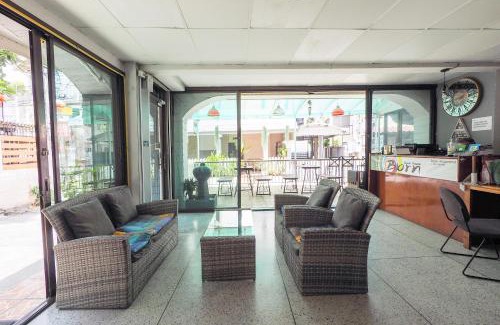Thapae Hotel | Born Guest House