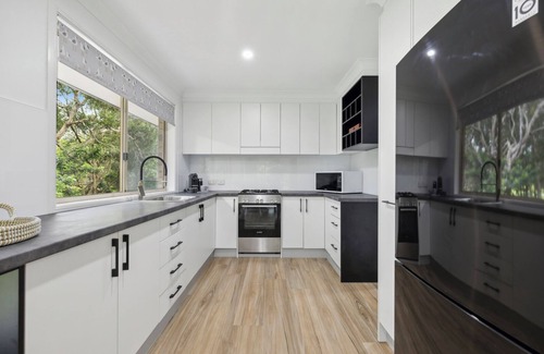 Sawtell Apartment | Boronia Oasis Creek front Villa in the Heart of Sawtell