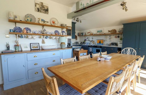 Rhoscolyn Cottage | BORTH ARIAN, pet friendly, country holiday cottage in Rhoscolyn