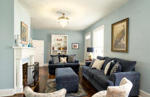 Natchez House | Borum House - 3 Bed, 2 & Half Bath, Full Kitchen, Heart of Downtown Natchez