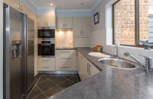 Port Lincoln House | Boston Bay Apartment