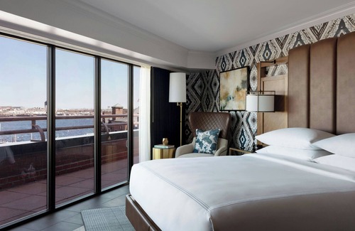 Waterfront Hotel | Boston Marriott Long Wharf
