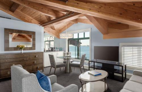 Waterfront Hotel | Boston Yacht Haven