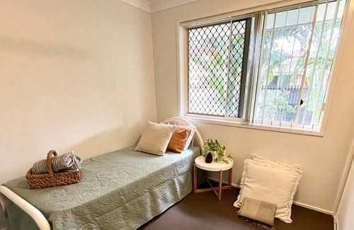 Kirwan House | Botanic - Centrally Located 4 Bed 2 Bath Home in Townsville