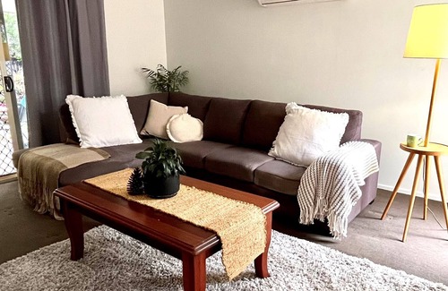 Kirwan House | Botanic - Centrally Located 4 Bed 2 Bath Home in Townsville