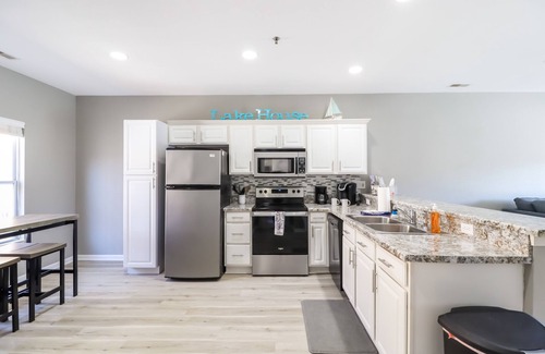 Camdenton Condo | Bottomless Retreat | Sleeping 6 Guests