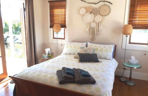 Fairlight Bed & Breakfast | Bougainvilleas Bed and Breakfast