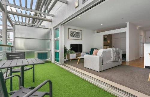 Auckland Central Business District Apartment | Boujee on a Budget Princes Wharf Auckland CBD