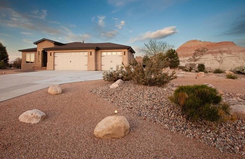 Redlands House | Boulder Luxury 2Bed/2Bath w/Hot Tub