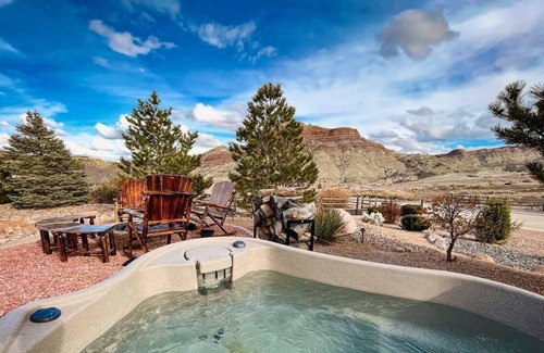 Redlands House | Boulder Luxury 2Bed/2Bath w/Hot Tub