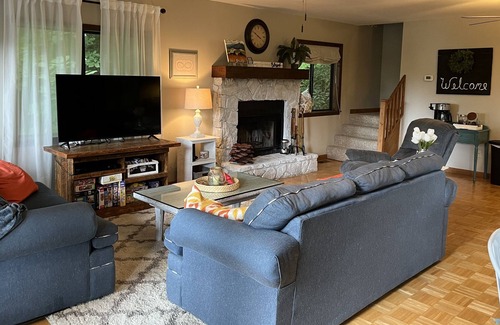 Rabun Gap Cabin | Boulder Mountain Hideaway at Rabun Gap on 8.75acres-firepit & fireplace