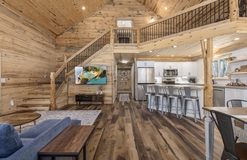 Longville Cabin | Boulder Ridge - Private Rustic 3BR Cabin