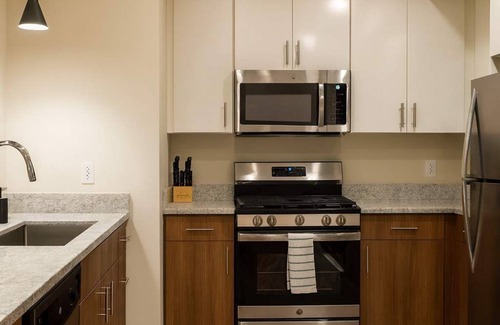 Tempe Apartment | Boulevard Stays Modern Tempe 1BR ASU Pool, Gym 14