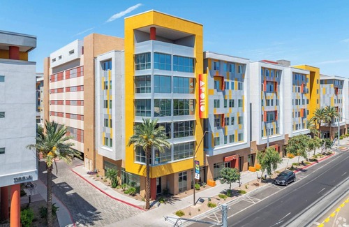 Tempe Apartment | Boulevard Stays Modern Tempe 1BR ASU Pool, Gym 14