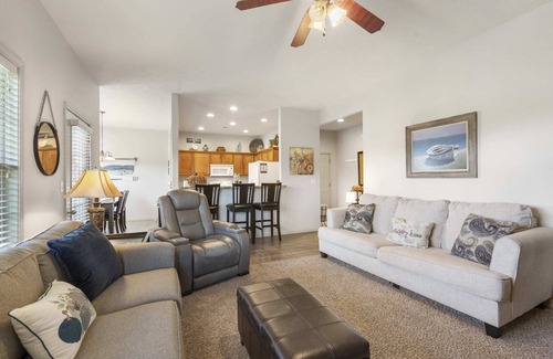 Branson West Cabin | Bounty of Birdie Lane | Golf Courses, Playgrounds & Pool