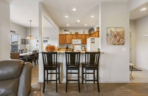Branson West Cabin | Bounty of Birdie Lane | Golf Courses, Playgrounds & Pool