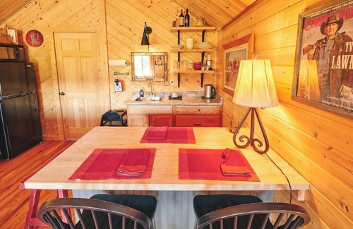 Saddlestring Cabin | Bounty of the Bighorns Cabin near Buffalo