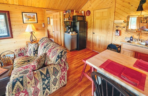 Saddlestring Cabin | Bounty of the Bighorns Cabin near Buffalo