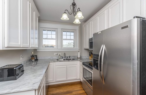 Hollywood - Mt. Vernon House | Bourbon n Horses themed 3B/2Ba home in beautiful Chevy Chase neighborhood!
