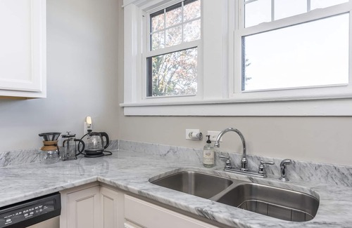 Hollywood - Mt. Vernon House | Bourbon n Horses themed 3B/2Ba home in beautiful Chevy Chase neighborhood!