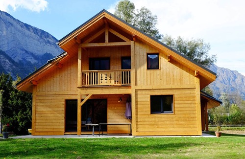 Le Bourg-d'Oisans Ski Chalet | BOURG D'OISANS : Le Centaurée ★ Chalet 12 people
