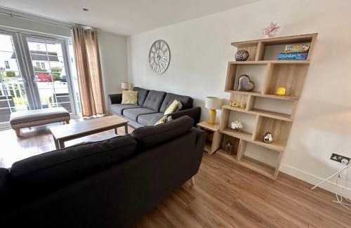 Ampney Crucis House | Bourton House Windrush Lake