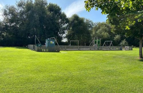 Ampney Crucis House | Bourton House Windrush Lake