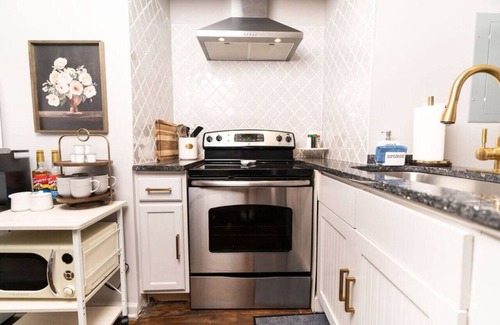 Columbus House | Boutique 1 BR at Park Place!