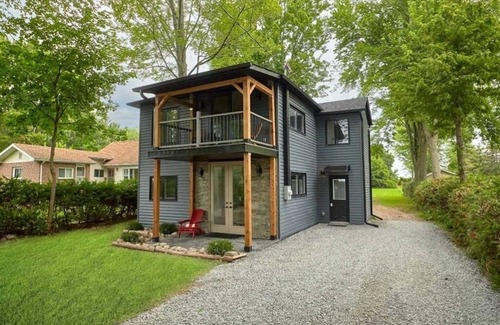 Brechin Cottage | Boutique 3-Bedroom Cottage w/Water Access & HotTub