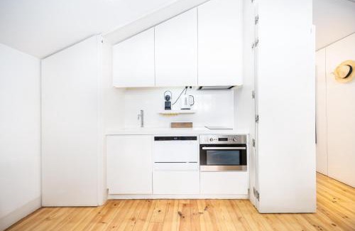 Misericordia Apartment | Boutique Apartment in the Heart of Lisbon ! Lemonn J