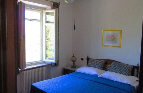 Govone Apartment | Boutique Apartment w Balcony in Roero wine area of Piedmont, near Asti and Alba.