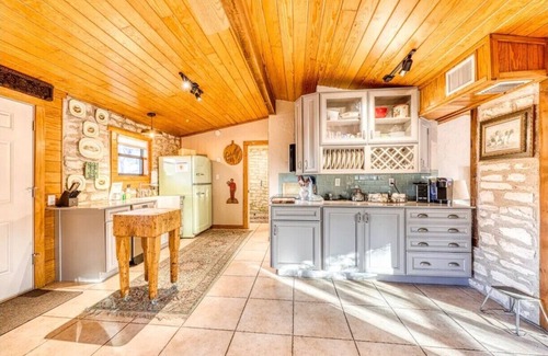 Canyon Lake Cabin | Boutique Cabin ON River- Enjoy FREE Paddleboards, Kayaks, Fishing Poles
