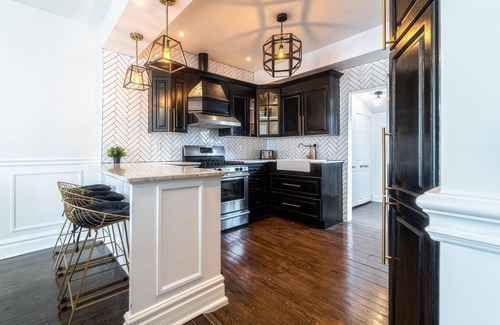 Downtown Niagara Falls House | Boutique Home By The Falls