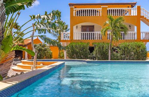Kralendijk Hotel | Boutique Hotel Wanapa - Adult Friendly - 14 years and older