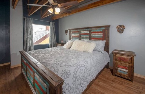 Alpine House | Boutique loft @ Alpine City Place | Hotel and Bar