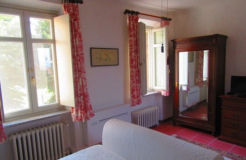 Govone House | Boutique Studio Apartment in Roero Wine Area of Piedmont, near Asti and Alba.