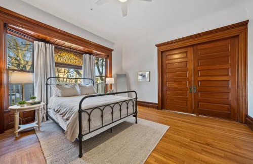 Sandusky House | Boutique Style Condo Near Downtown Waterfront