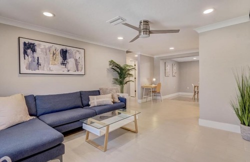 Englewood House | Bow-Tie Suite