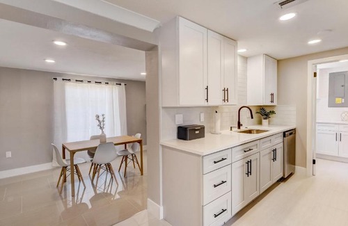 Englewood House | Bow-Tie Suite