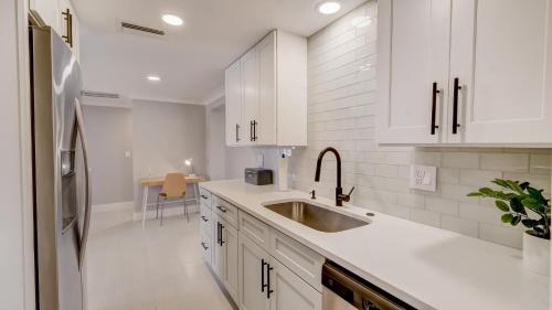 Englewood House | Bow-Tie Suite