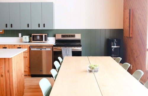 Arnes Cabin | Bowerbird Stays Cool & Cozy Cabin