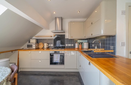 Kendal House | Bowling Fell Cottage - Kendal Townhouse with Views