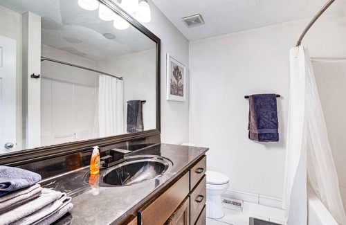 Bowling Green House | Bowling Green Duplex Rental ~ 5 Mi to Downtown!