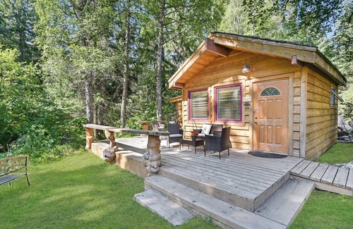 Hope Cabin | Bowman's Cabin - a private cabin in Hope, Alaska right on Bear Creek